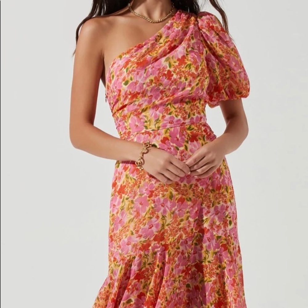 Astr Pink Floral One-Shoulder Dress